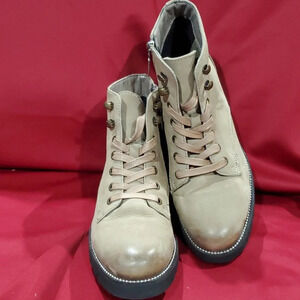 Blondo tan waterproof lace up side zip lug sole boots